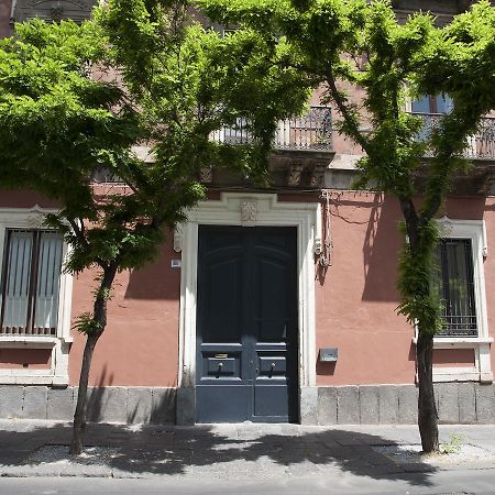 Bed and Breakfast La Dimora Del Marchese Катания Экстерьер фото
